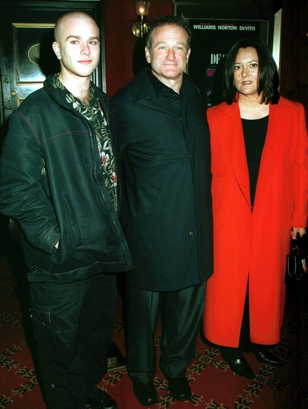 Robin Williams, syn Zachary a bývalá žena Marsha Garces v roku 2002